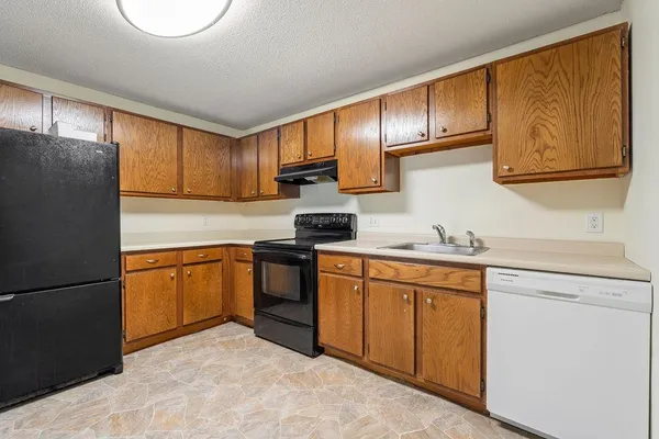 $332,500 | 1703 White Cedar Boulevard, Portsmouth, NH 03801