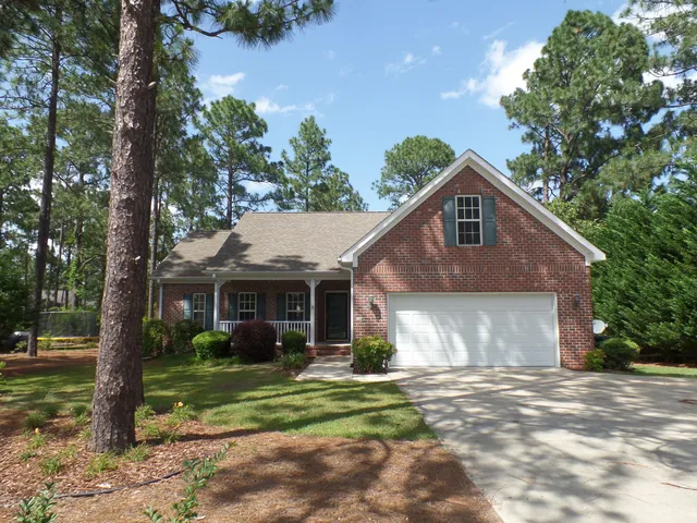 $2,200 | 10 Sawmill Road West, Pinehurst, NC 28374