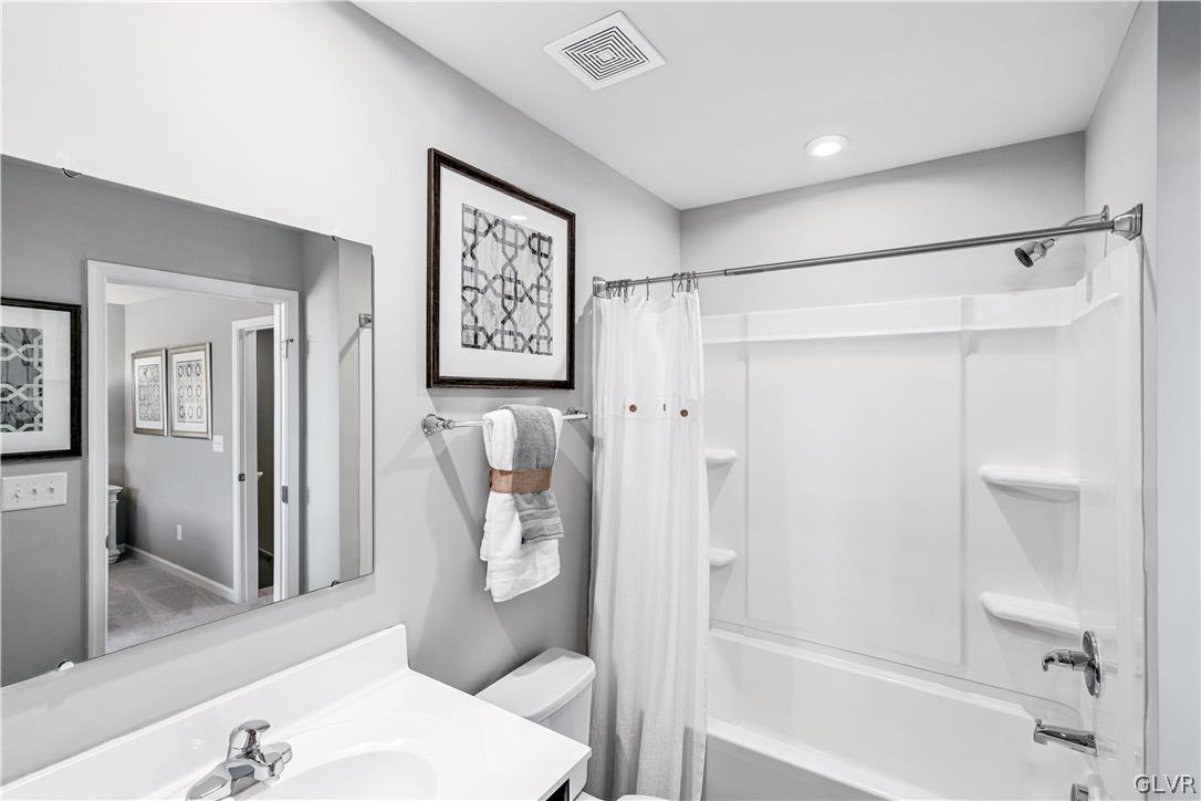 2124 Cross Country Road Northampton, PA 18067 - Photo 10 of 14 Gallery Image 10