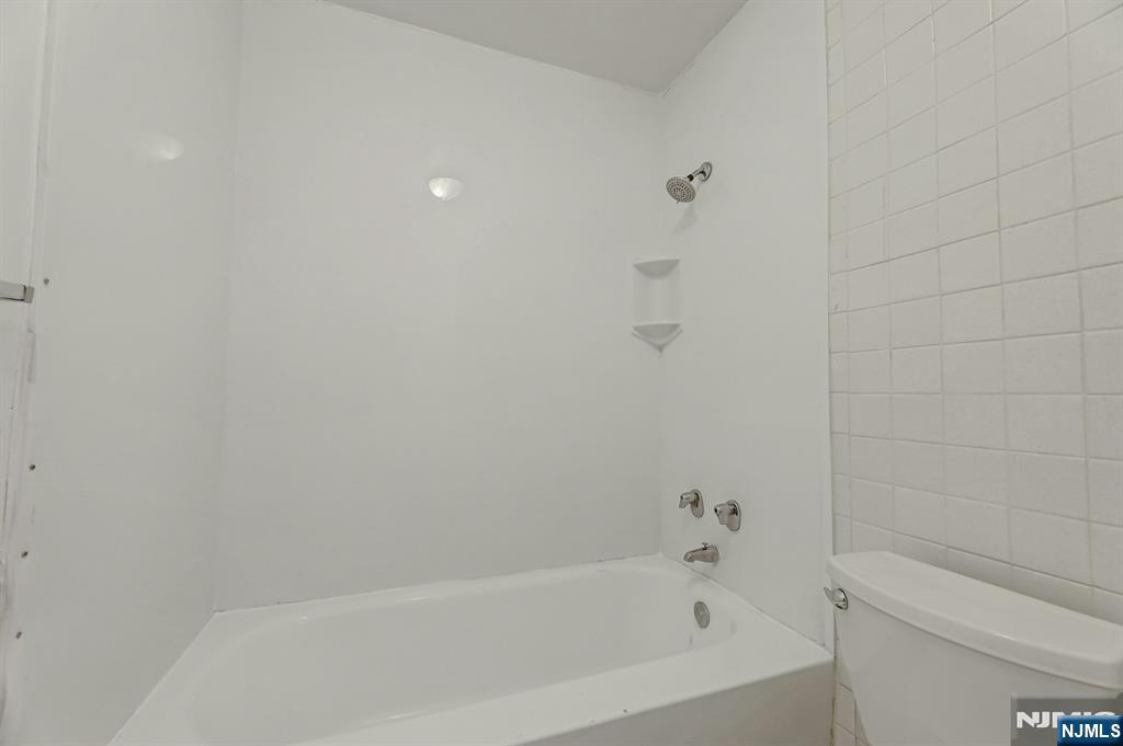 6 Horizon Road, Unit 306 Fort Lee, NJ 07024 - Photo 21 of 34