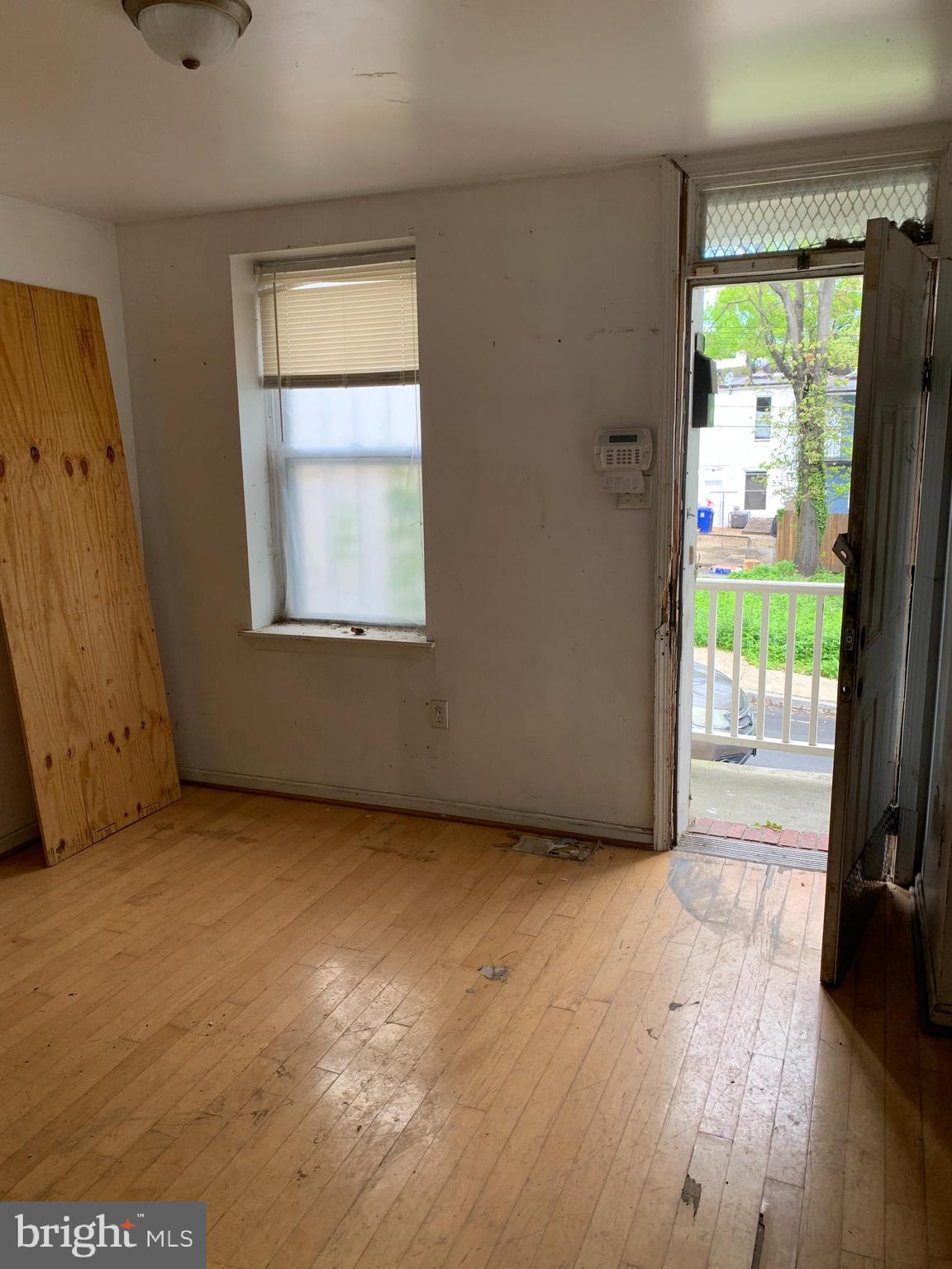 2737 Prospect Street Baltimore, MD 21216 - Photo 3 of 13
