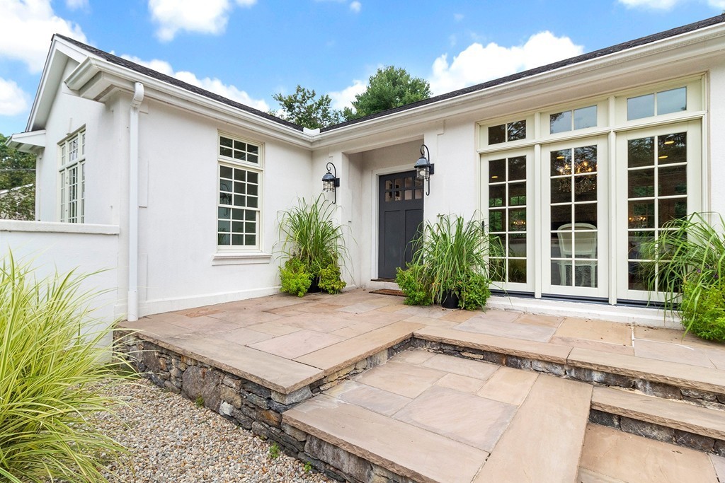 5 Churchill Road, Chelmsford, MA 01824 Compass