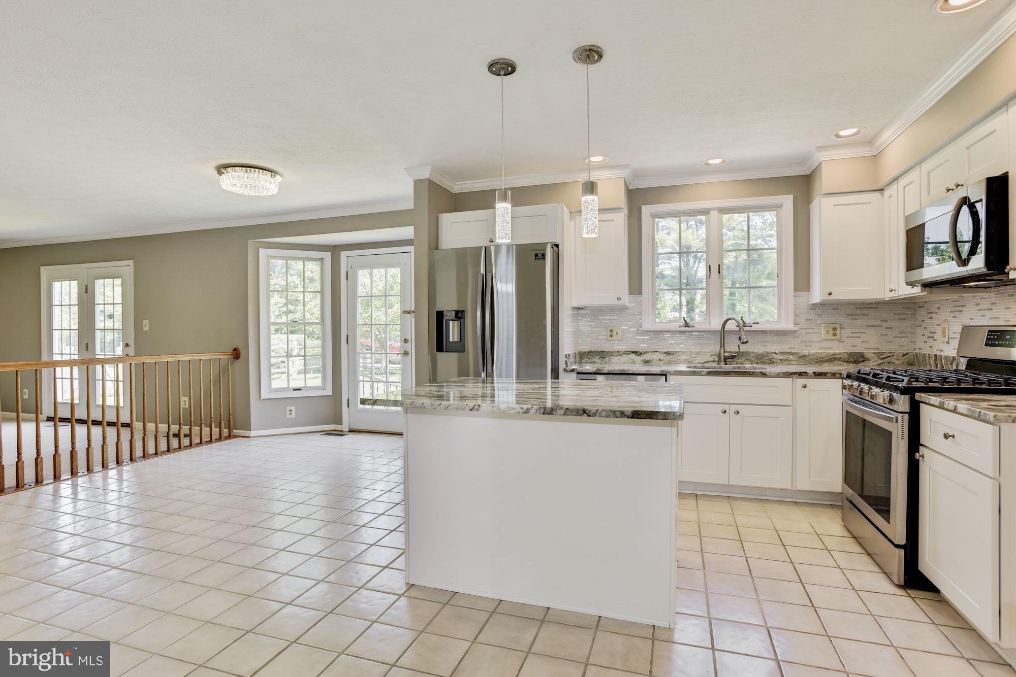 8505 Marblehead Road Lutherville-Timonium, MD 21093 - Photo 13 of 40 Decorative Backsplash | Granite Countertops