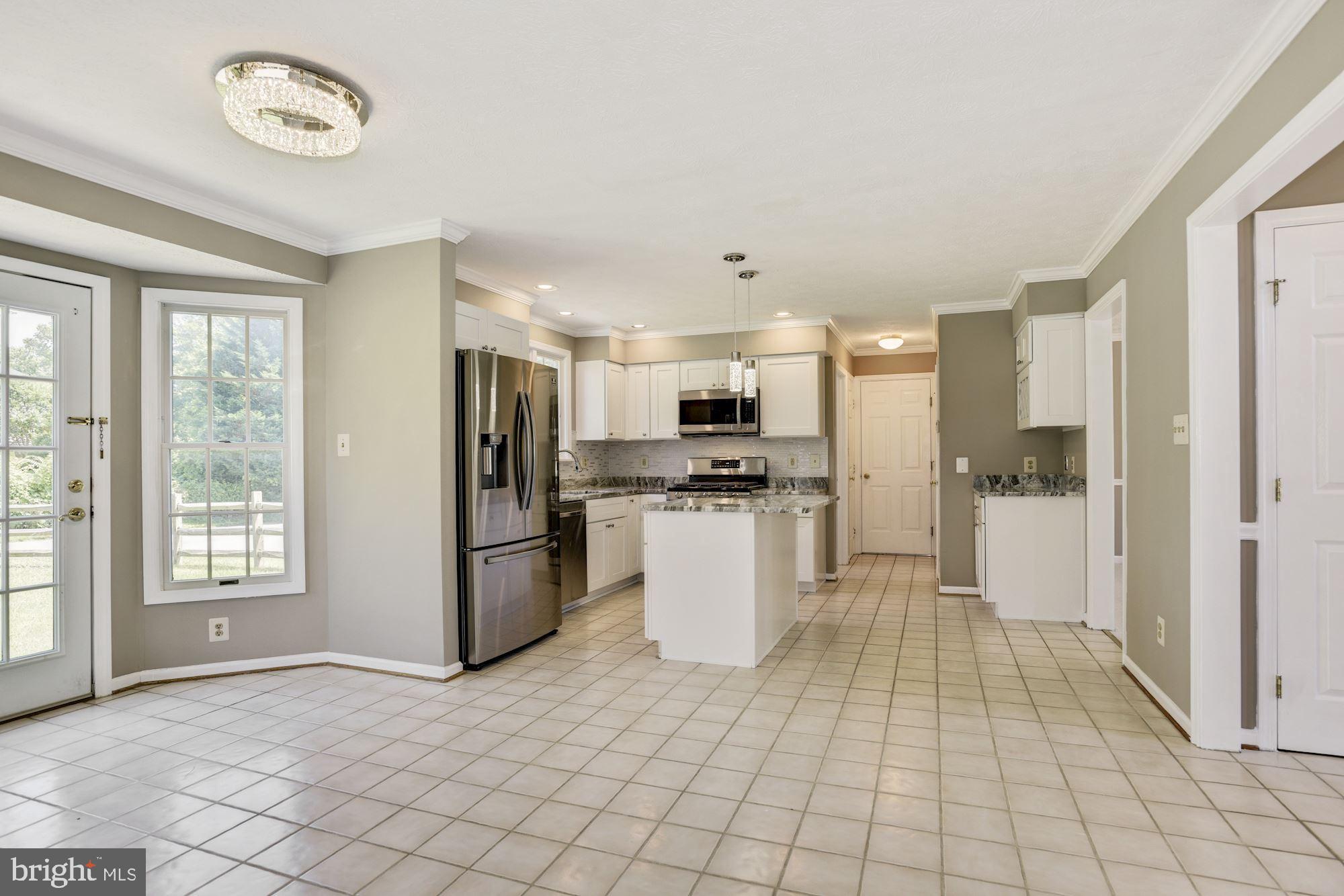 8505 Marblehead Road Lutherville-Timonium, MD 21093 - Photo 14 of 40 Center Island | Pendant Lighting