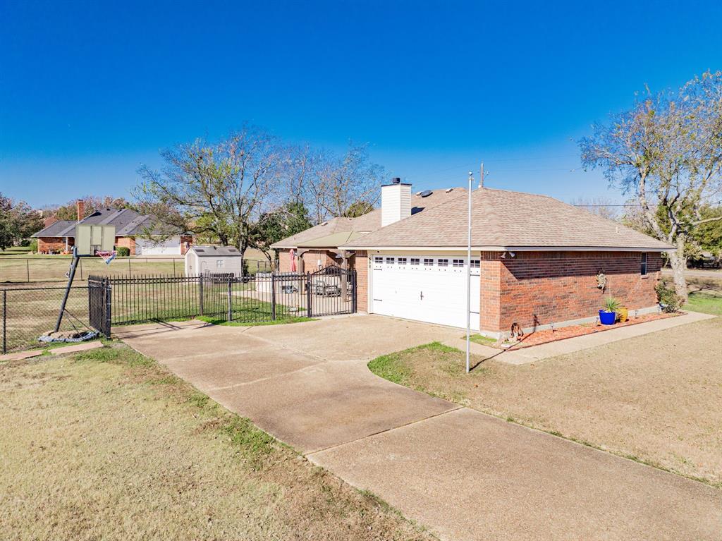 508 Tishomingo Road Waxahachie, TX 75165 - Photo 24 of 26 a view of a basket ball ground
