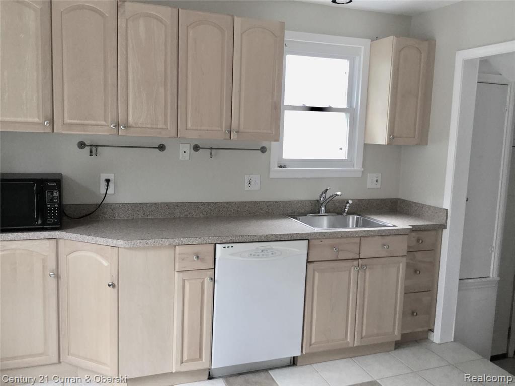 1340 Fielding Street Ferndale, MI 48220 - Photo 4 of 21