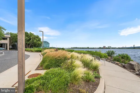 $324,900 | 901 North Penn Street, Unit F1507, Philadelphia, PA 19123