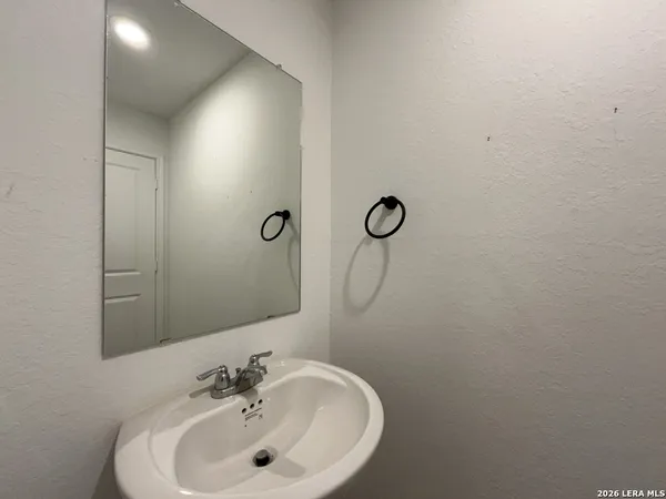 $1,495 | 7630 Aston Cross, San Antonio, TX 78253