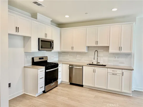 $3,100 | 4231 South Hollyhock Paseo, Unit 76, Ontario, CA 91761
