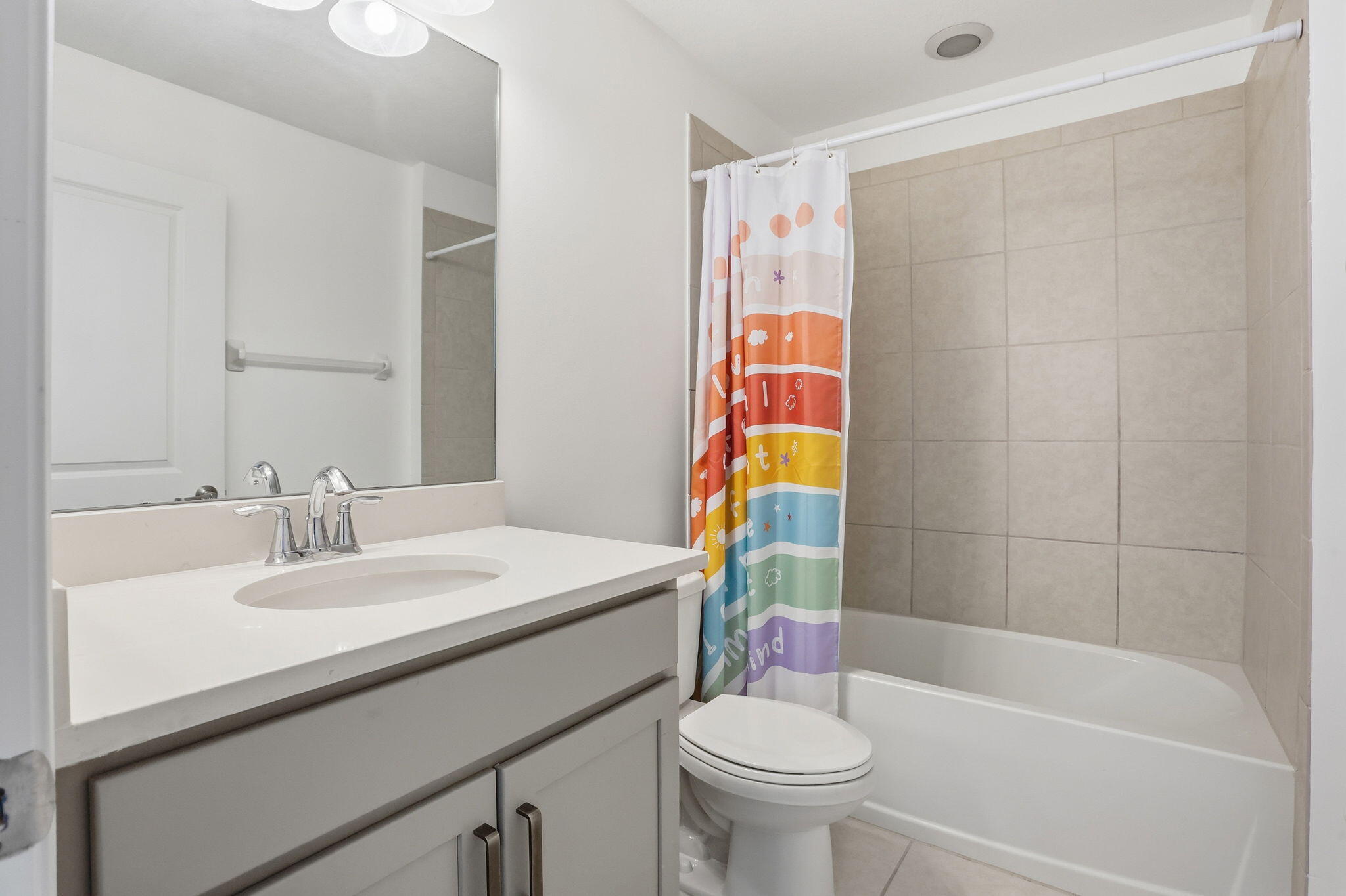 224 Northwest 36th Avenue Pompano Beach, FL 33069 - Photo 28 of 52 Full Guest Bathroom