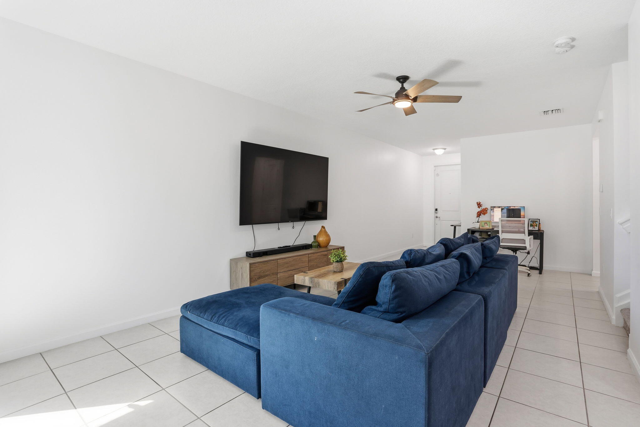 224 Northwest 36th Avenue Pompano Beach, FL 33069 - Photo 7 of 52 Living Room