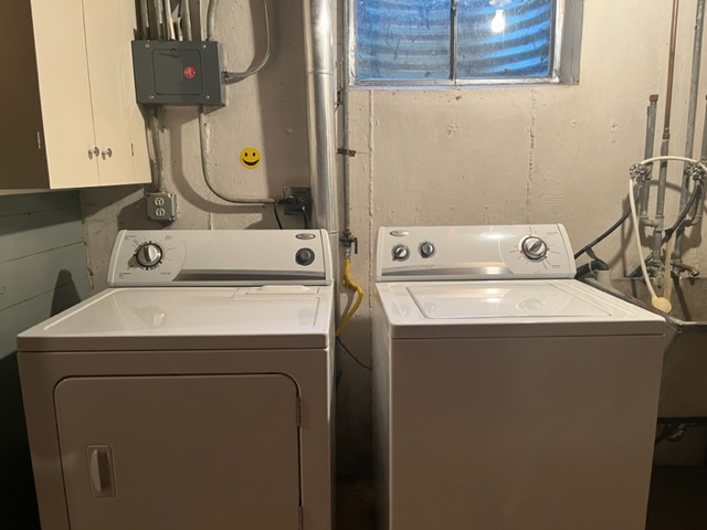 1027 Whitfield Road Northbrook, IL 60062 - Photo 19 of 21 a utility room with dryer and washer