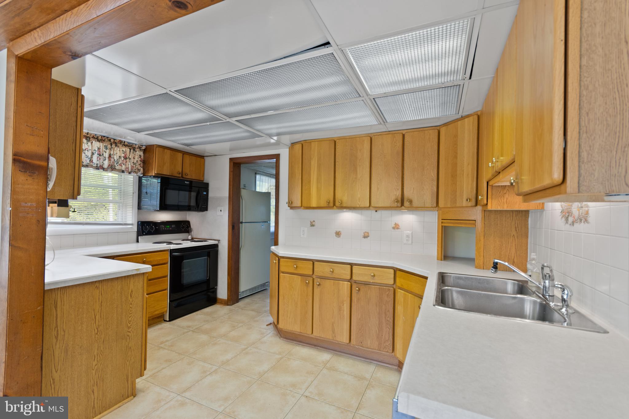 560 Church Road Sewell, NJ 08080 - Photo 30 of 38 Kitchen