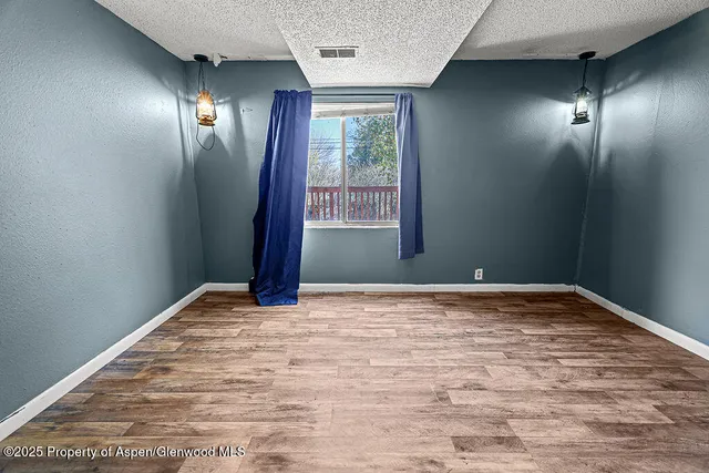 a view of empty room with window