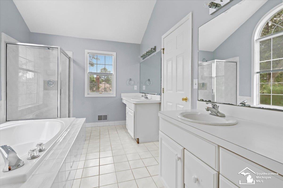 23670 Hall Road Trenton, MI 48183 - Photo 29 of 49 50147533-d5ebce96-1c58-4d5e-b171-f512b668bb4e.JPG