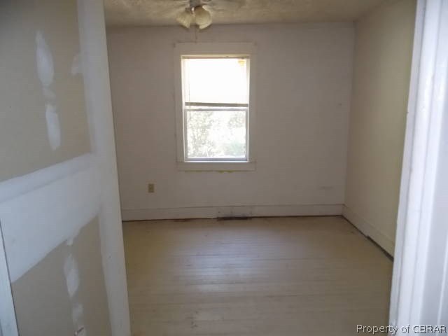 6219 Ware Neck Road Gloucester, VA 23061 - Photo 4 of 21 Gallery Image 4