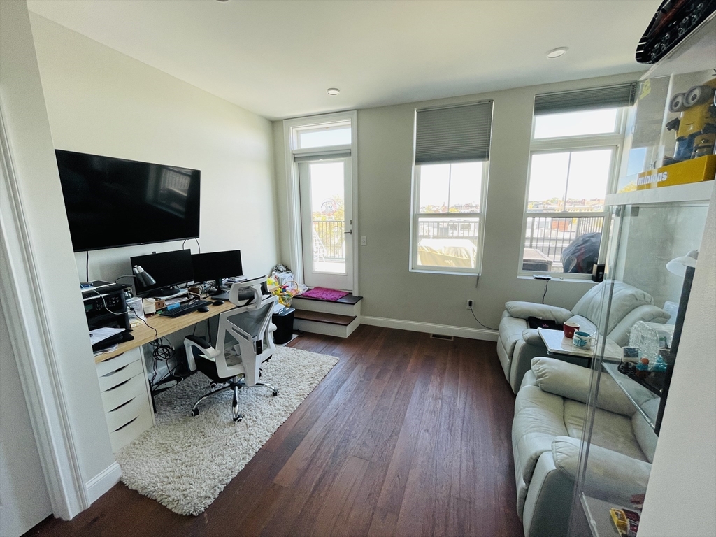 170 West Broadway, Unit 405 Boston, MA 02127 - Photo 5 of 6