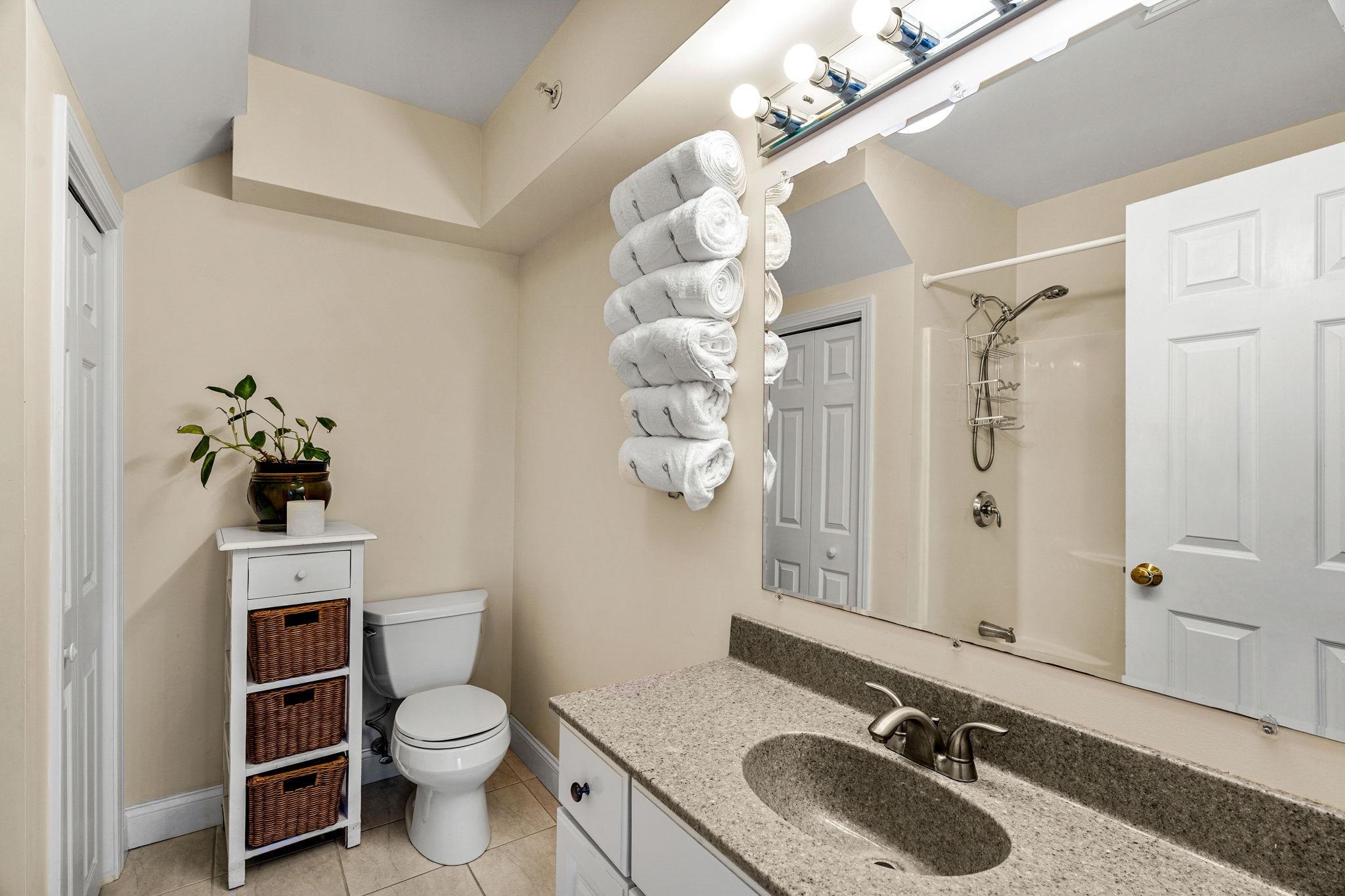 282 Central Avenue, Unit 10 Dover, NH 03820 - Photo 14 of 21