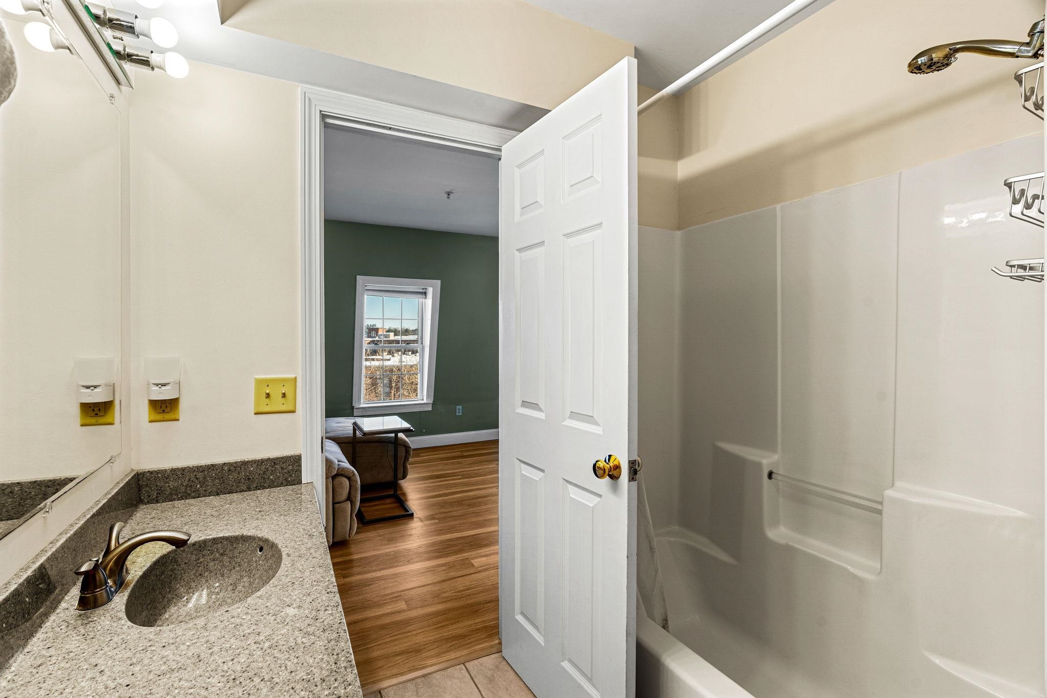 282 Central Avenue, Unit 10 Dover, NH 03820 - Photo 15 of 21