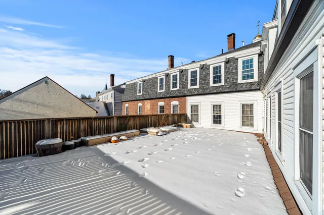 $375,000 | 282 Central Avenue, Unit 10, Dover, NH 03820