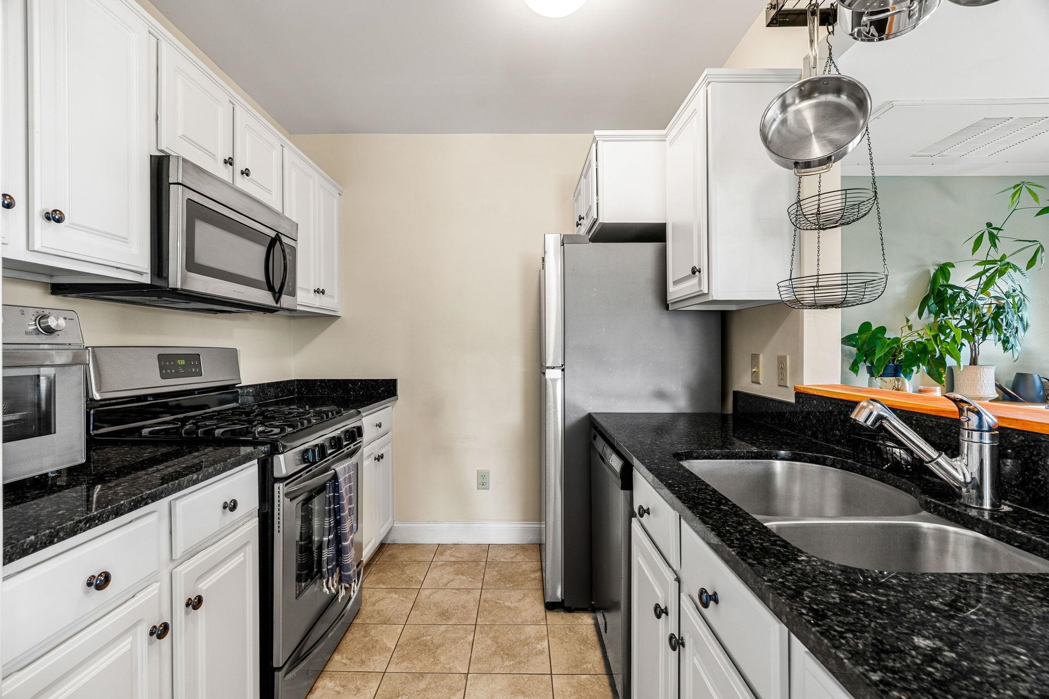 282 Central Avenue, Unit 10 Dover, NH 03820 - Photo 4 of 21