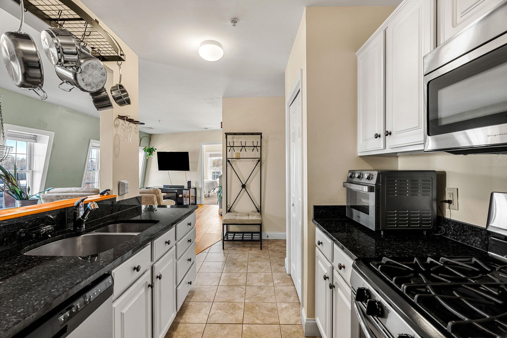 282 Central Avenue, Unit 10 Dover, NH 03820 - Photo 5 of 21