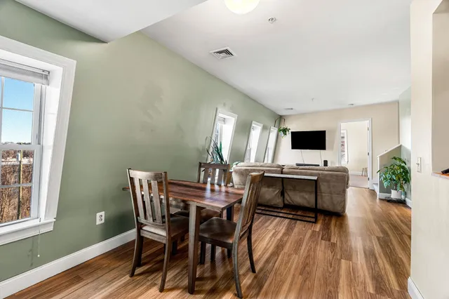 $375,000 | 282 Central Avenue, Unit 10, Dover, NH 03820