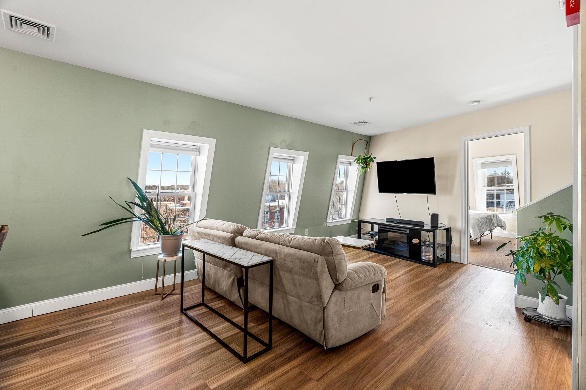 282 Central Avenue, Unit 10 Dover, NH 03820 - Photo 8 of 21