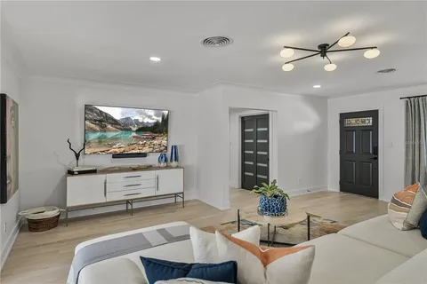 $809,900 | 6619 Blue Heron Drive South, St. Petersburg, FL 33707