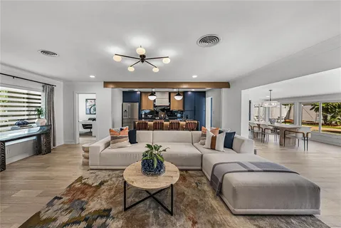 $809,900 | 6619 Blue Heron Drive South, St. Petersburg, FL 33707