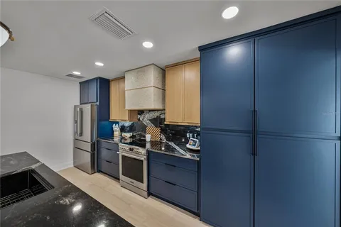 $809,900 | 6619 Blue Heron Drive South, St. Petersburg, FL 33707