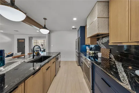 $809,900 | 6619 Blue Heron Drive South, St. Petersburg, FL 33707