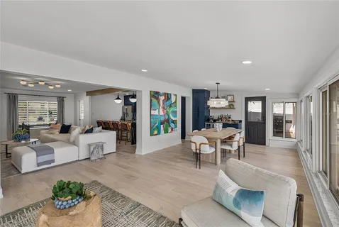 $809,900 | 6619 Blue Heron Drive South, St. Petersburg, FL 33707