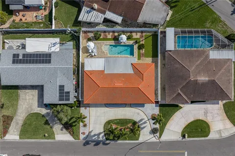 $809,900 | 6619 Blue Heron Drive South, St. Petersburg, FL 33707