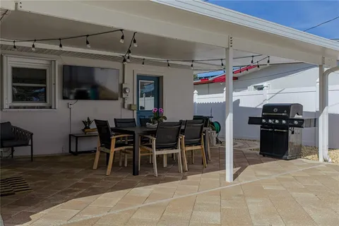 $809,900 | 6619 Blue Heron Drive South, St. Petersburg, FL 33707