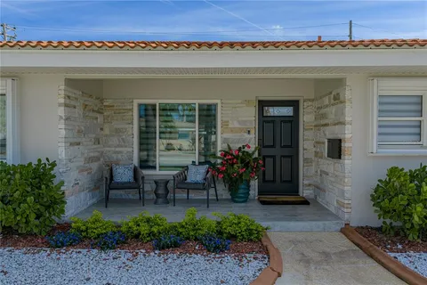 $809,900 | 6619 Blue Heron Drive South, St. Petersburg, FL 33707