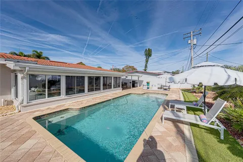 $815,000 | 6619 Blue Heron Drive South, St. Petersburg, FL 33707