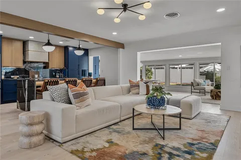 $809,900 | 6619 Blue Heron Drive South, St. Petersburg, FL 33707