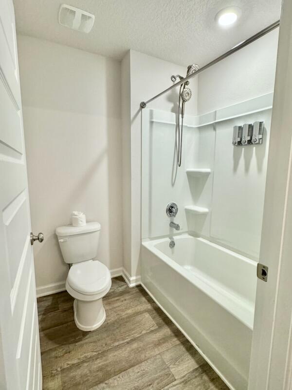 5414 Merlin Milton, FL 32583 - Photo 32 of 35 a bathroom with a toilet a sink and a bathtub