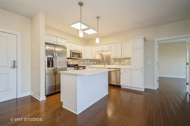 $227,218 | 2150 Founders Drive, Unit 234, Northbrook, IL 60062