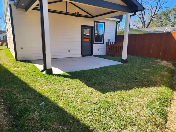 $2,350 | 1002 Natchez Avenue, Pasadena, TX 77506