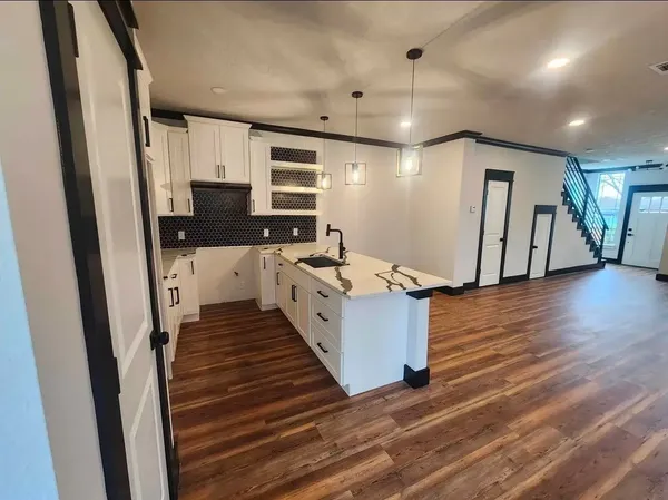 $2,350 | 1002 Natchez Avenue, Pasadena, TX 77506