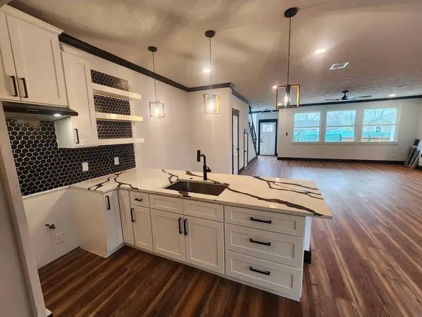 $2,350 | 1002 Natchez Avenue, Pasadena, TX 77506