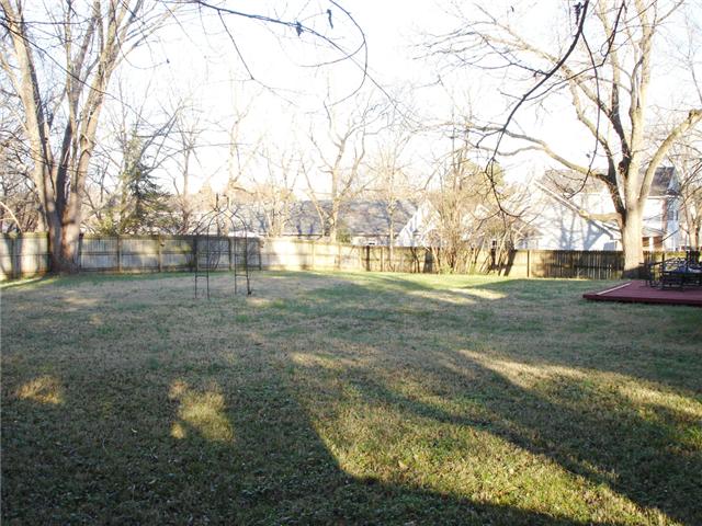 1404 Avon Road Murfreesboro, TN 37129 - Photo 8 of 20 Backyard Right