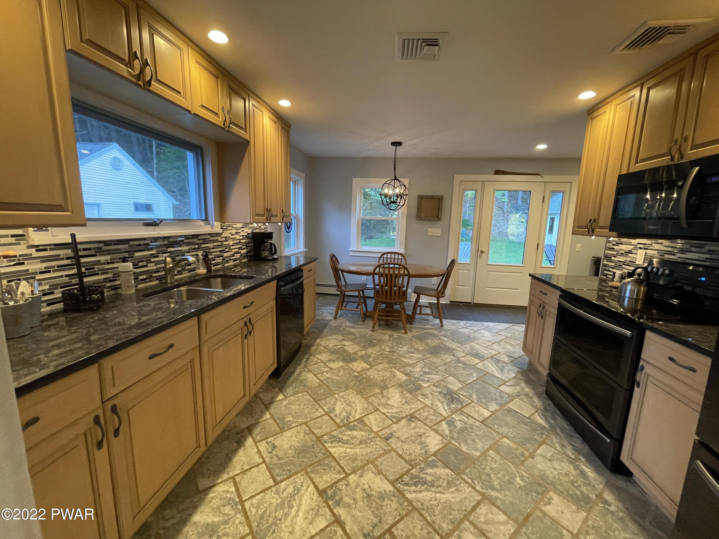2559 River Road Damascus, PA 18415 - Photo 16 of 70 Kitchen