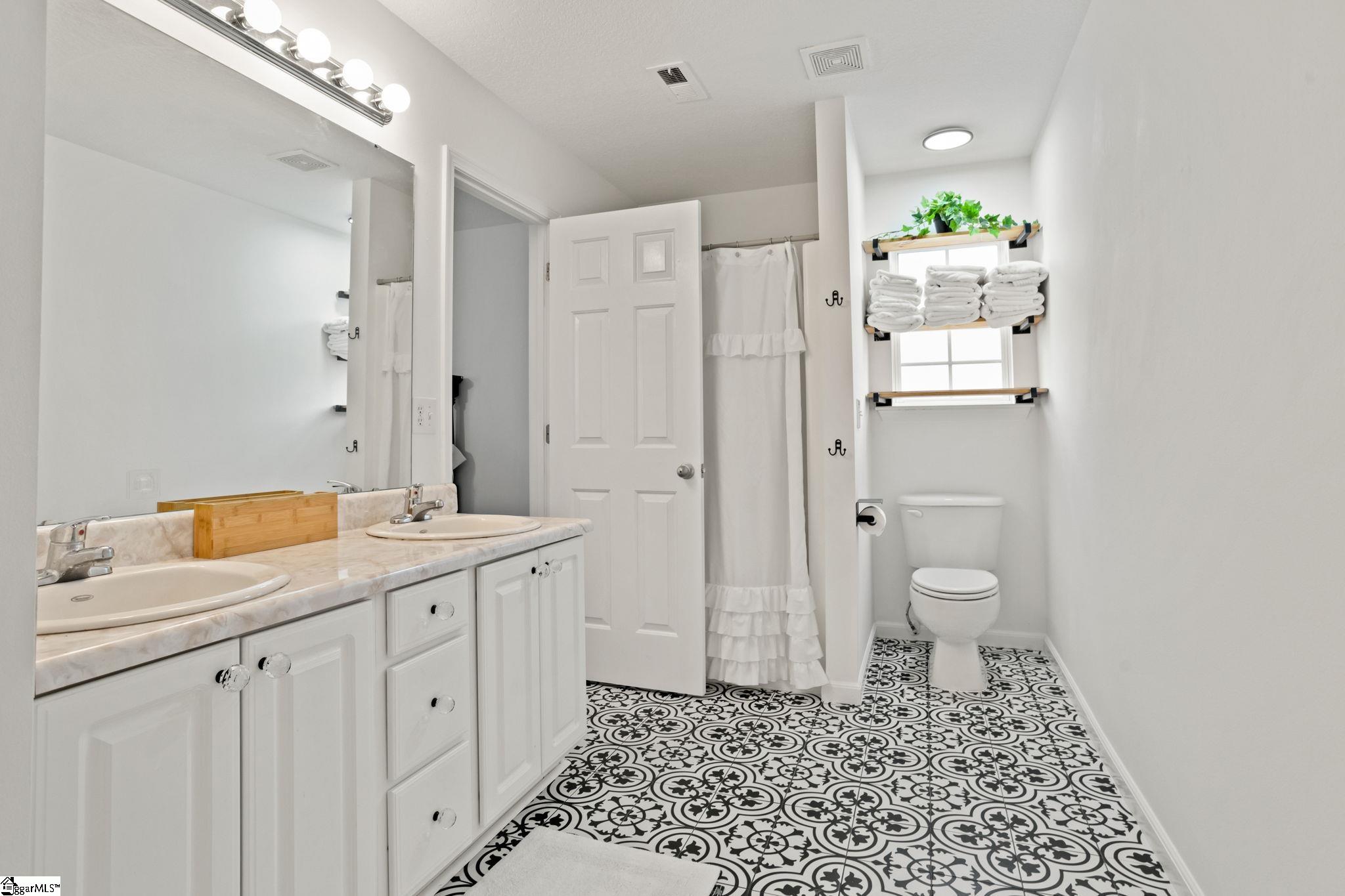 439 Lynnell Way Moore, SC 29369 - Photo 11 of 20 Gallery Image 11