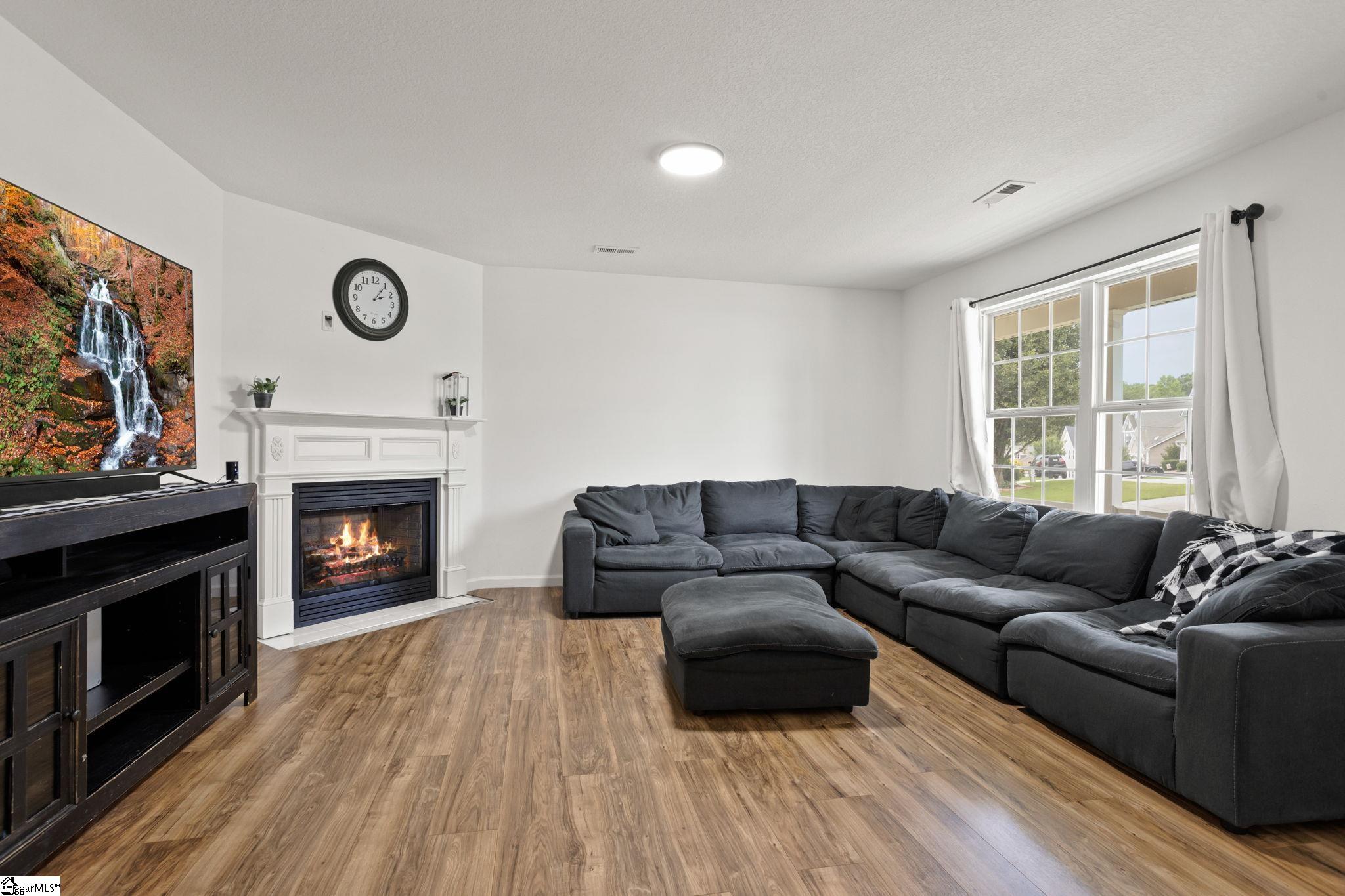 439 Lynnell Way Moore, SC 29369 - Photo 3 of 20 Gallery Image 3