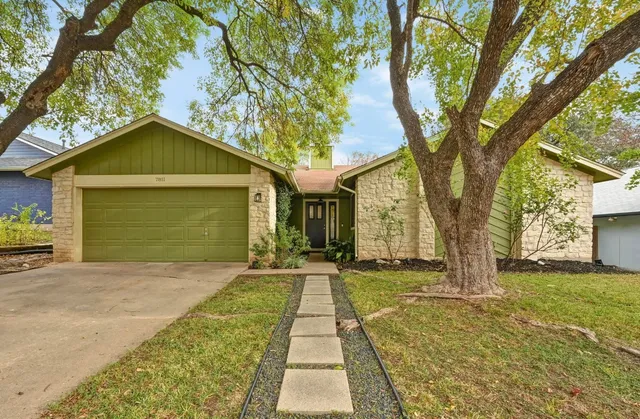 $2,800 | 7811 Finch Trail, Austin, TX 78745
