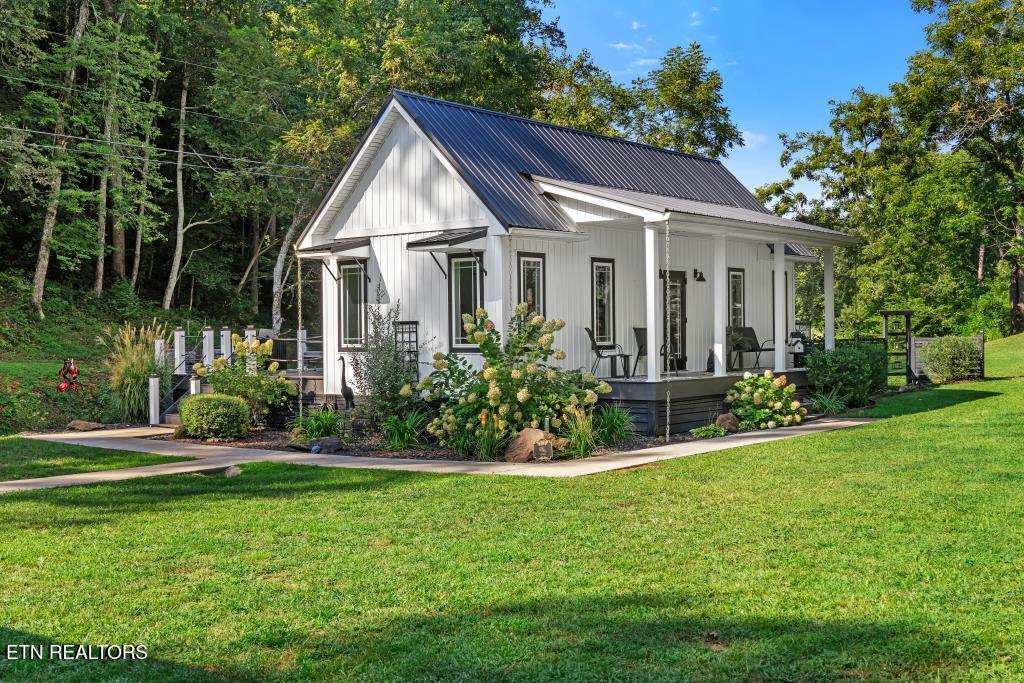 852 Old State Road Tellico Plains, TN 37385 - Photo 2 of 25 IMG_2082