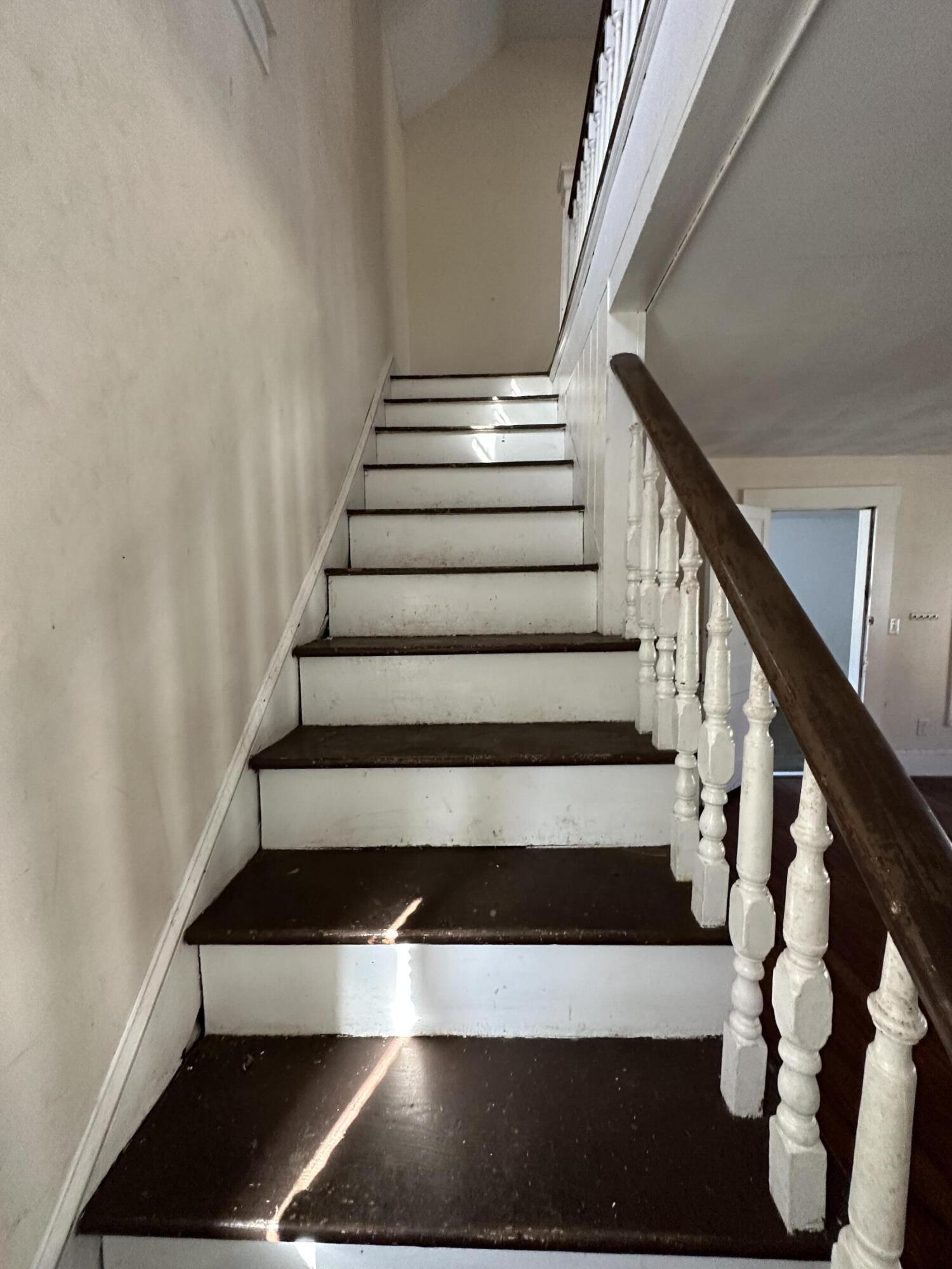 579-581 Botetourt Road Fincastle, VA 24090 - Photo 16 of 30 a view of entryway